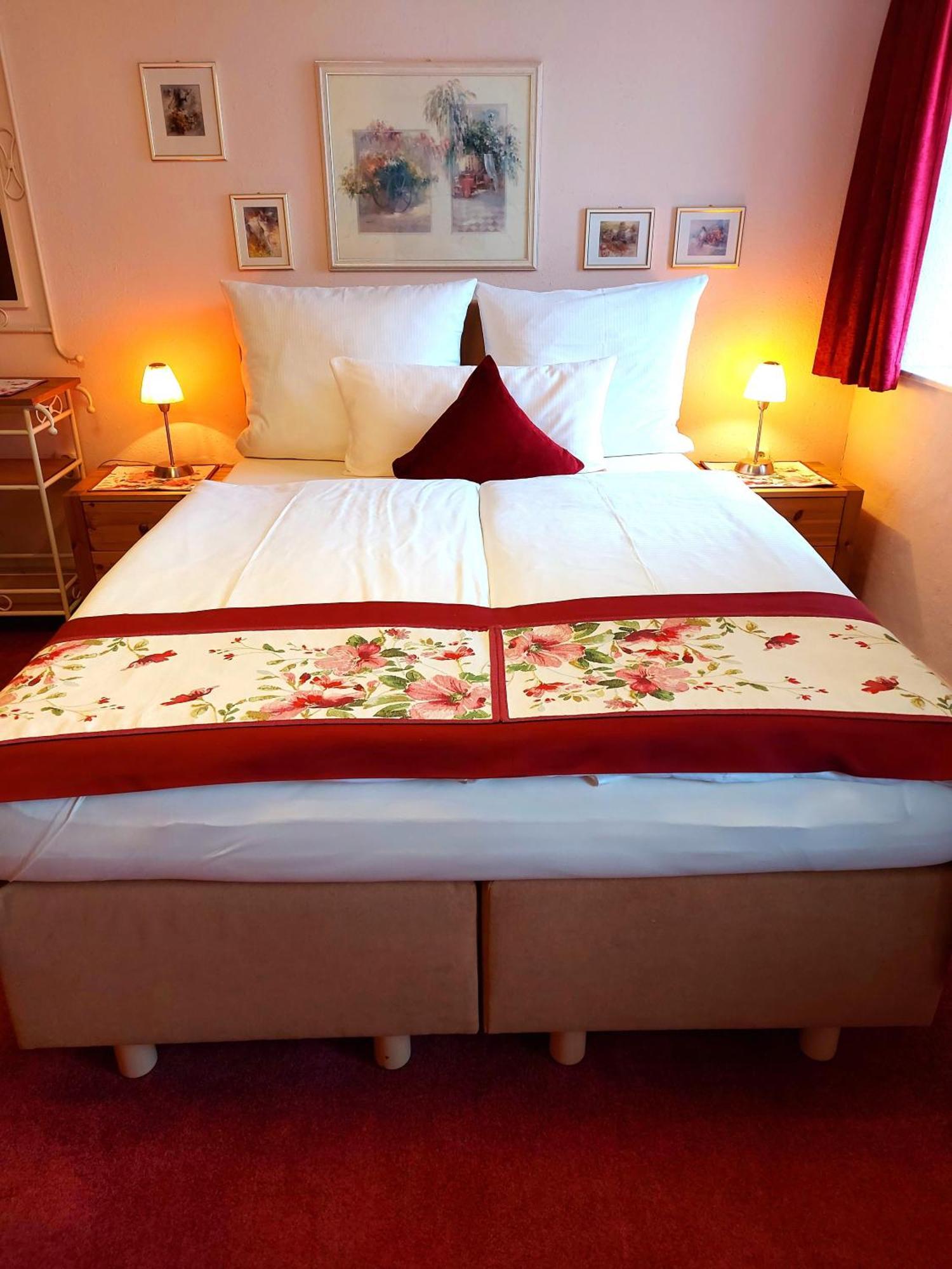 Logis L Auberge Gutshof Бишофсверда Экстерьер фото
