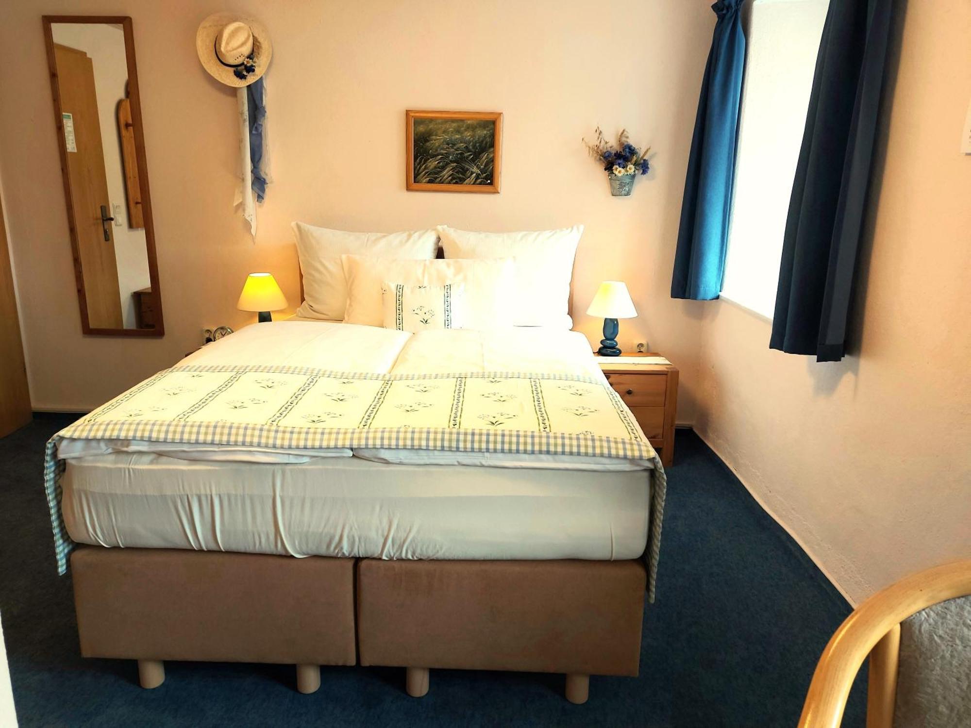 Logis L Auberge Gutshof Бишофсверда Экстерьер фото