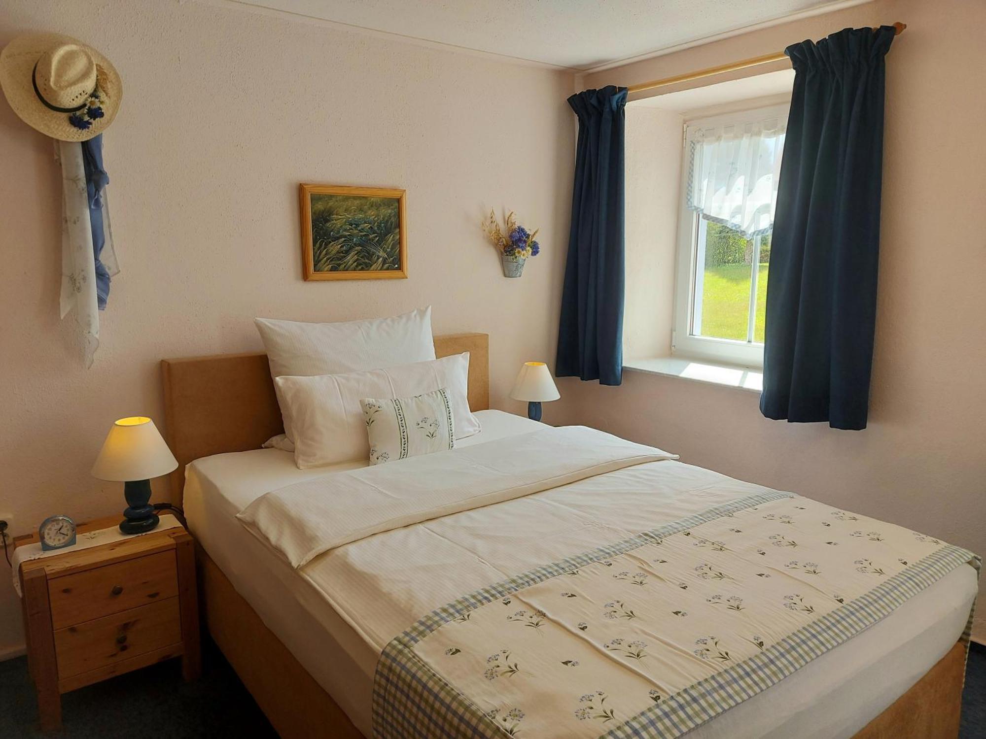 Logis L Auberge Gutshof Бишофсверда Экстерьер фото