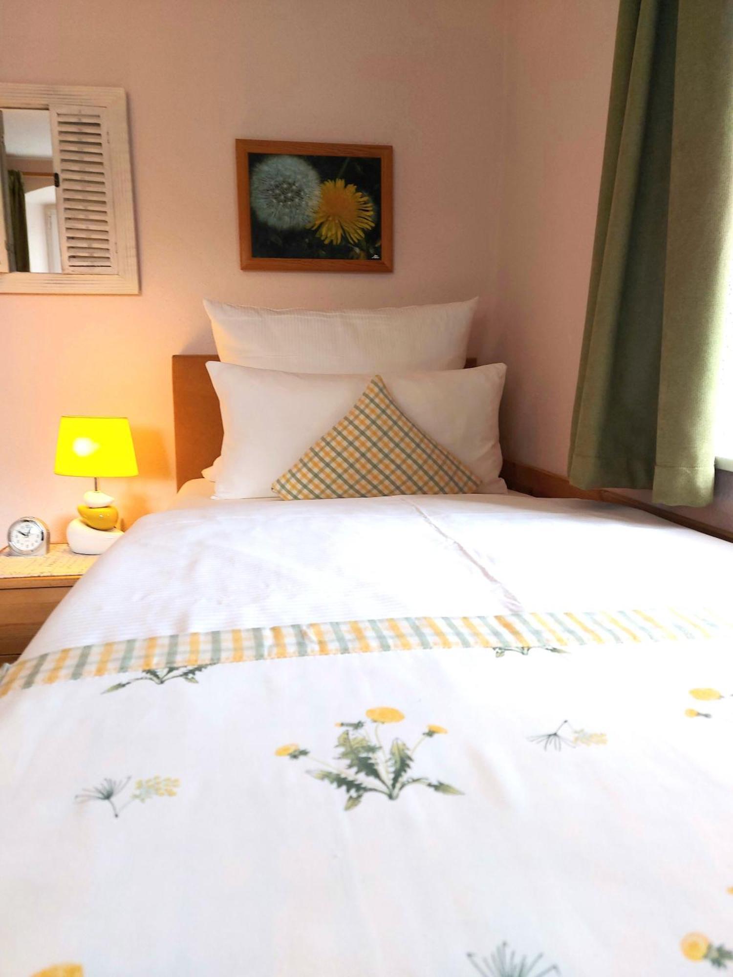 Logis L Auberge Gutshof Бишофсверда Экстерьер фото